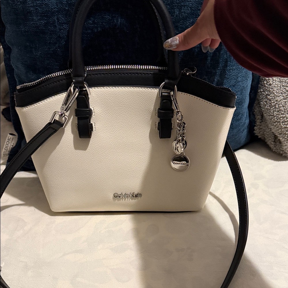 Calvin Klein Black and Cream Satchel - Picture 3 of 10